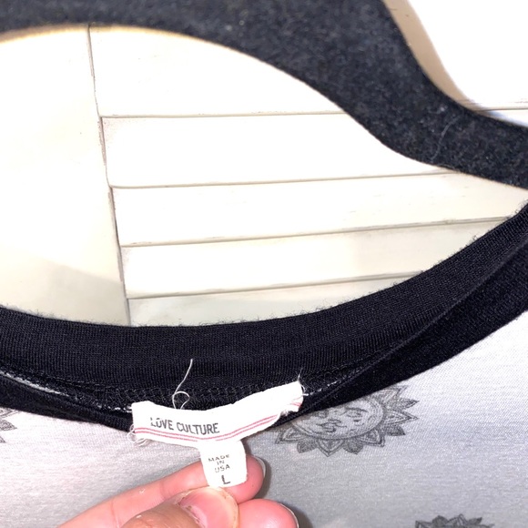 Sun & Moon Crop Tee - Picture 3 of 3